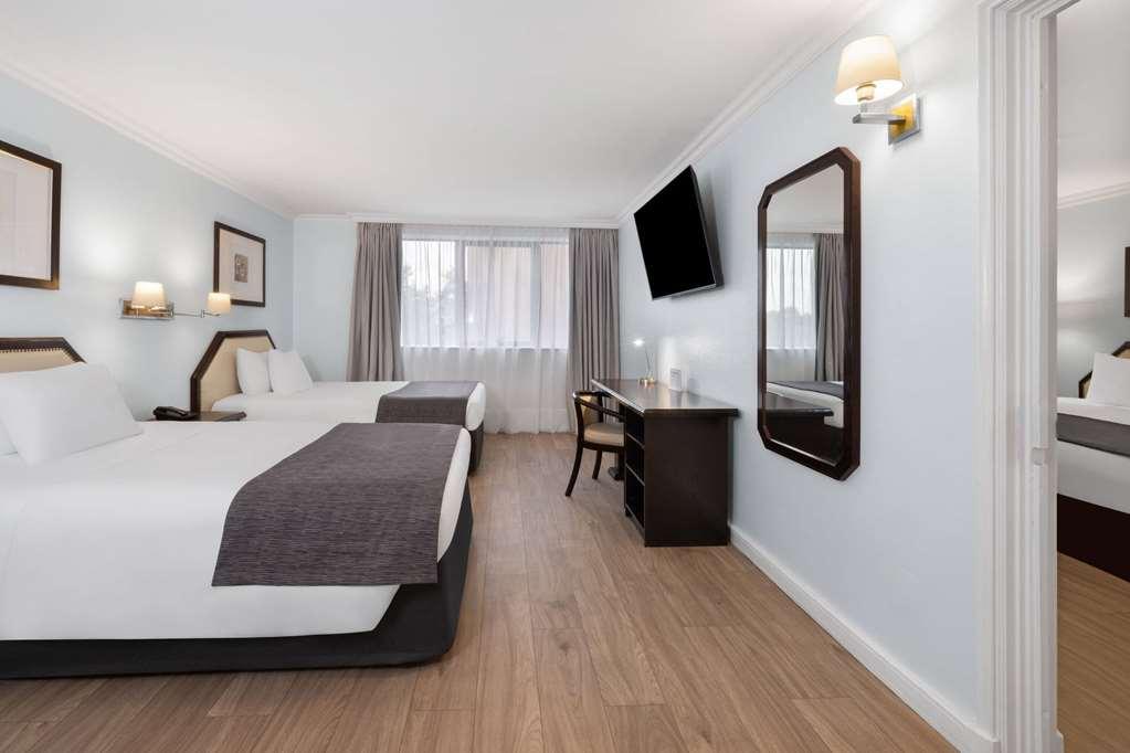 Wyndham Garden Santiago Hotel Bilik gambar